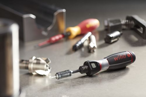 מברג מומנט דיגיטלי 1-5Nm כולל מחזיק ביטים WIHA 36888