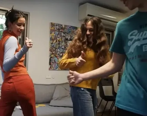 לשבת לקום