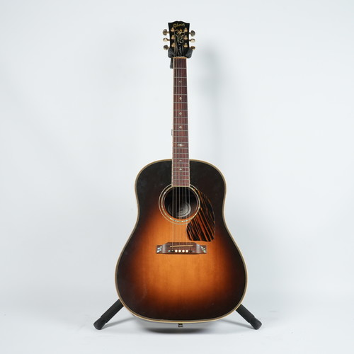 גיטרה  בצבע חום בהיר מתכהה - Gibson J45