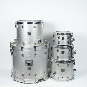 מערכת תופים בצבע כסוף מנצנץ - Yamaha Maple Custom