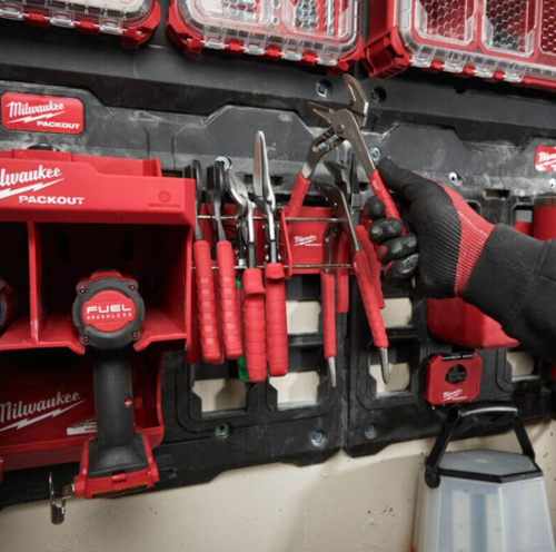 מתקן תלייה לסידור קאטר / פלייר מסדרת PACKOUT™ מבית milwaukee