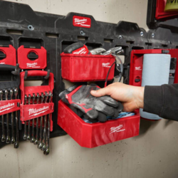 מדף תלייה קטן מסדרת PACKOUT™ מבית milwaukee