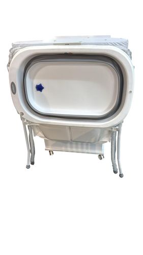 אמבטיה מתקפלת מסיליקון עם מעמד ומשטח החתלה – צבע אפור לבן