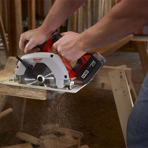 מסור עגול HD 18 CS נטען 18V עם 2 סוללות 4AH מבית Milwaukee