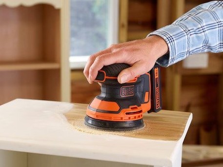 מלטשת אקצנטרית נטענת Black+Decker BDCROS18N-XJ