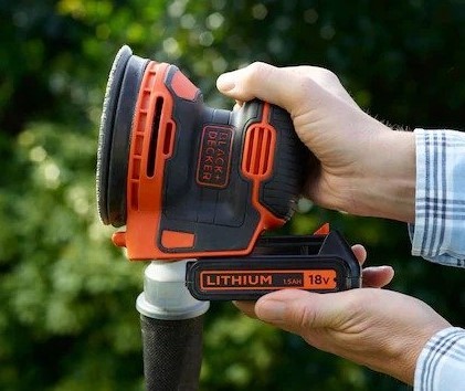 מלטשת אקצנטרית נטענת Black+Decker BDCROS18N-XJ