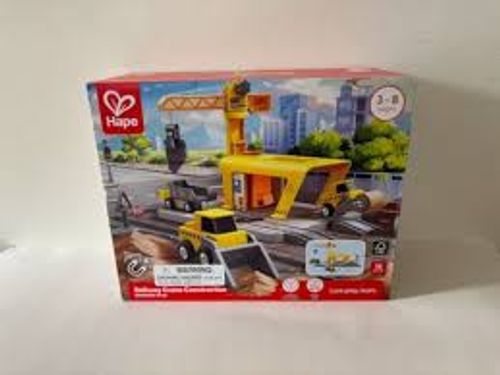 תחנת תיקון רכבות עם מנוף