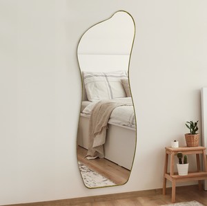 מראה אמורפית גוף זהב 