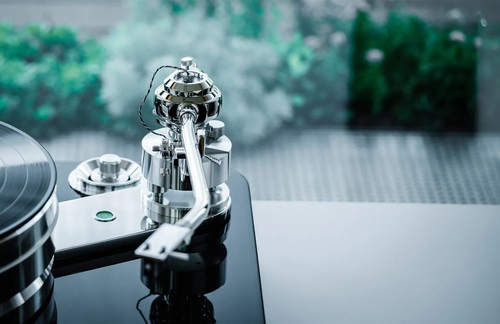 Signature 12.2 High-end flagship turntable