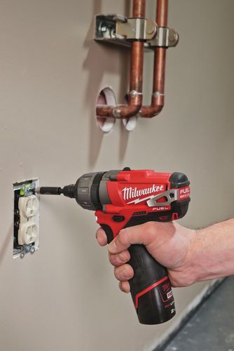 גוף מברגה / מקדחה עם כניסת ביט M12CD-0 FUEL מבית Milwaukee מילווקי