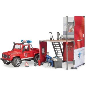 תחנת כיבוי אש + לנד רובר דיפנדר וכבאי – 62701 BRUDER