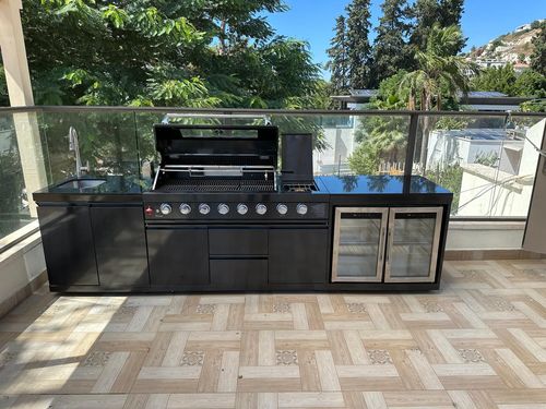 וולקן 8 VOLCAN Premuim Black + כיור + מקרר כפול 