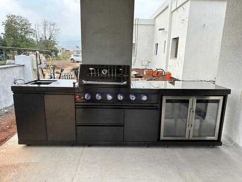 וולקן 5 VOLCAN Premuim Black + כיור + מקרר כפול 