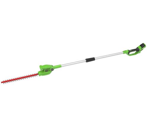 גוזם גדר חיה GREENWORKS דגם 99504 עם מוט טלסקופי 2.2 מטר וראש מתכוונן - מושלם לגיזום גדרות גבוהות ועיצוב צמחייה מקצועי