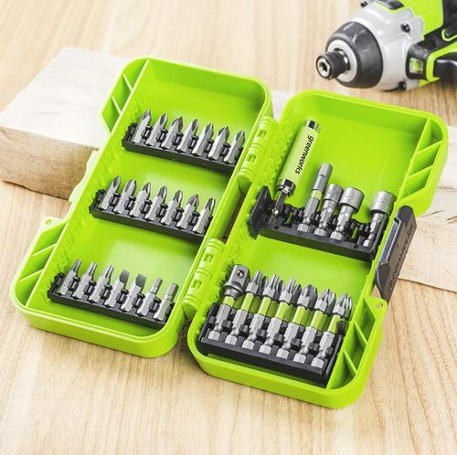 קיט 40 ביטים ומקדחים GREENWORKS דגם 99496 מפלדת סגסוגת חזקה במזוודת פלסטיק קשיחה מאורגנת לעבודות הברגה וקידוח מקצועיות