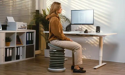 Sitness: המהפכה התנועתית שתשנה את הדרך שבה אתם יושבים – המדריך המלא