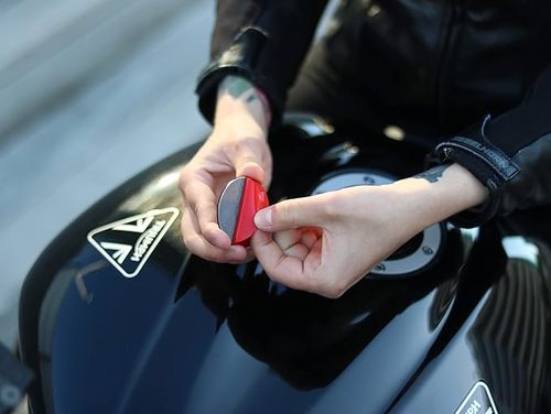 מתקן לפלאפון עם מגנט SHAPEHEART MOTO U
