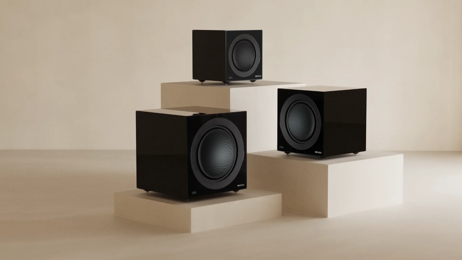 סדרת הסאבים החדשה Monitor Audio Anthra