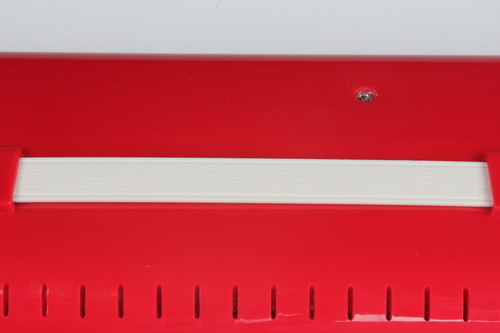 מלודיקה KONGSHENG F-37S 37 קלידים - זמינה בצבע אדום כחול ושחור עם קלידים שחורים, קנים מברונזה זרחנית, לוח קנים מנחושת/פליז, גוף אלומיניום, צינור נשיפה לבן גמיש, תיק נשיאה שחור, מידות 475×110×45 מ