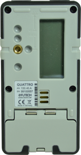 לוכד קרן לייזר FUTECH Quattro דגם 150.40.A - מכשיר מגנטי לזיהוי קרני לייזר אדומות וירוקות עם מסכי LCD כפולים ועמידות IP67 לעבודות מדידה מקצועיות