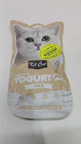  kit cat yogurt חטיף מיובש בהקפאה לחתולים בטעם עוף גבינה מבצע - קנה אחד קבל את השני חינם ! 10 יחידות של 10 גרם כל אחת ( סה