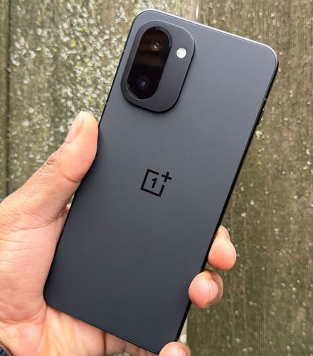 טלפון סלולרי OnePlus 15R 256GB 12GB RAM