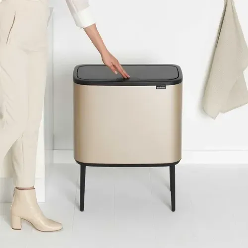 פח ברבנטיה למטבח 36 ליטר - Brabantia BO זהב מטאלי מתוך קולקציית פחי אשפה למטבח (פרטים קטנים וגימור) - שילוב מושלם בין נוחות שימוש יומיומית לסטייל