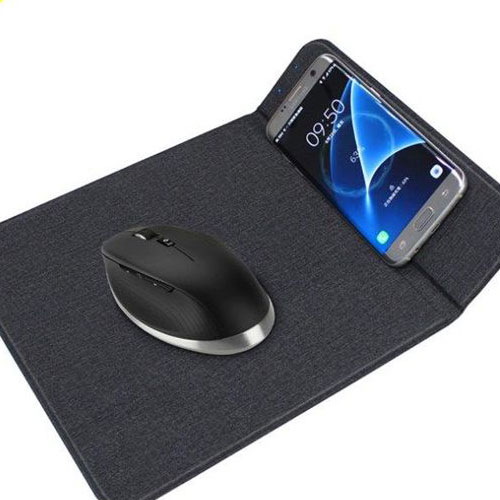 משטח לעכבר עם מטען Wireless מובנה
