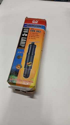 SUNSUN מנורת UV-C לאקווריומים קוטלת חיידקים ואצות באקווריום ומנטרל ירוקת . מודל SUV-303 מתחבר לראש כוח ו / או פילטר פנימי