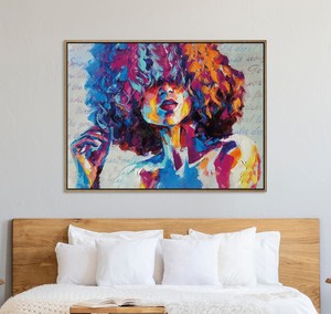 תמונת קטיפה מעוצבת – Vibrant Expression – מסגרת עץ