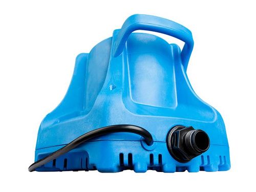משאבת כיסוי בריכה אוטומטית Little Giant APCP-1700 בצבע כחול - עיצוב קומפקטי עם ידית נשיאה עליונה, בסיס רחב ליציבות, חיבור הוצאה שחור בצד, מתג ציפה מובנה, מסך שאיבה נשלף, מתאימה לזרימה של 1700 גלון לשעה להסרת מים מכיסויי בריכה