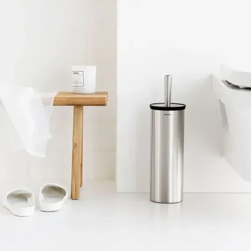 מברשת אסלה תלויה או עומדת Brabantia מוברש מט מתוך קולקציית מברשות אסלה (שילוב בחדר הרחצה) - פתרון פונקציונלי ואסתטי לארגון הבית