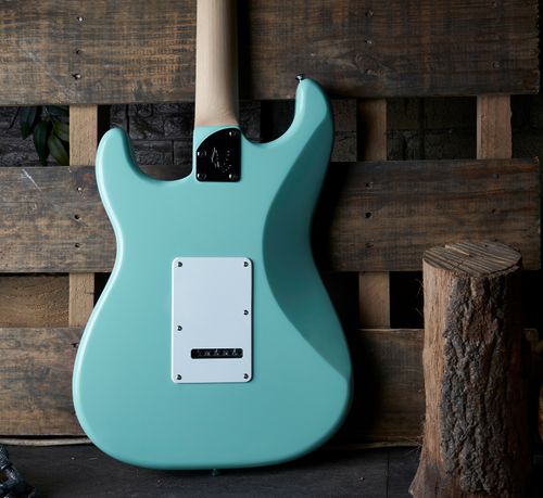 גיטרה חשמלית צבע כחול Gopherwood (Korea)  S classic III 2nd Generation Uranus Blue H-S-S