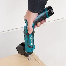 מברגה מתקפלת (מלפפון) נטענת + מטען ו-2 סוללות Makita DF012D 7.2V מקיטה