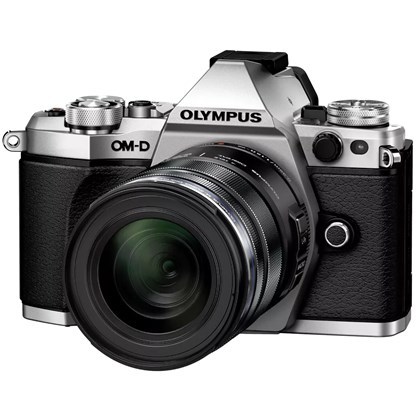 OM-D E-M5 II Kit (Silver) with ED 12-50mm f3.5-6.3 EZ