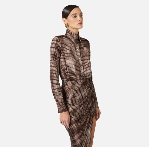 Dress in stretch satin fabric with alligator print