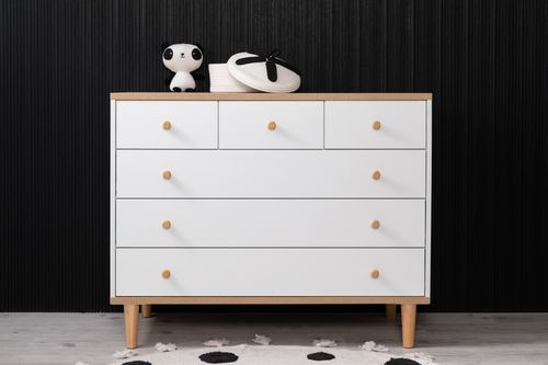 שידת תינוק רחבה דגם ניקי עם מסילות טריקה שקטה - לבן/דמוי עץ טבעי