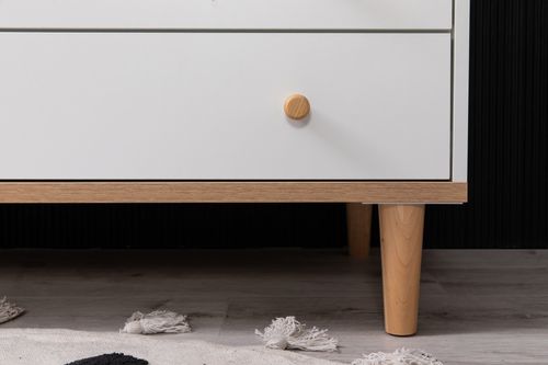 שידת תינוק רחבה דגם ניקי עם מסילות טריקה שקטה - לבן/דמוי עץ טבעי