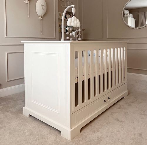 מיטת תינוק 3 ב 1 עם מגירת אחסון הופכת למיטת מעבר ונוער Bellamy - לבן אופוואיט