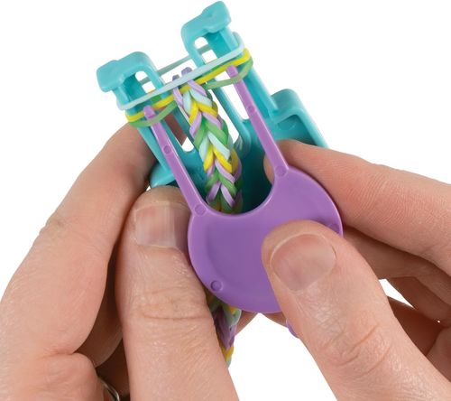 ערכת יצירה Rainbow Loom עם למעלה מ 1600 גומיות ו 32 חרוזי צ'ארם