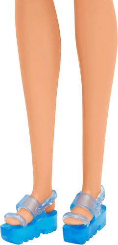 ברבי פשניסטה בלונדינית עם שמלת כתף BARBIE תכלת