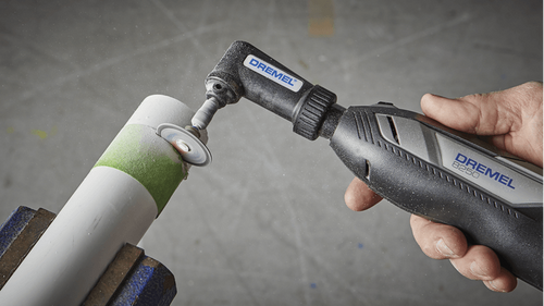 אביזר זווית ישרה Dremel 575 - מבט כללי על האביזר הקומפקטי עם ראש זווית 90 מעלות למכשירי רוטרי Dremel