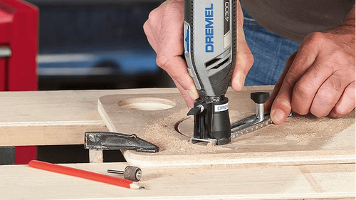מדריך חיתוך עיגולים וקו ישר Dremel 678-02 - כלי מקצועי לחיתוך מדויק עם מערכת מדידה כפולה ובנייה מפלדה מוטבעת לעמידות מקסימלית