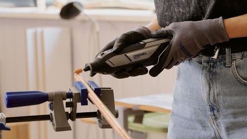 סוללת ליתיום Dremel B816-01 12V MAX 3Ah - עיצוב קומפקטי וקל משקל לכלי Dremel נטענים עם זמן פעולה מוארך