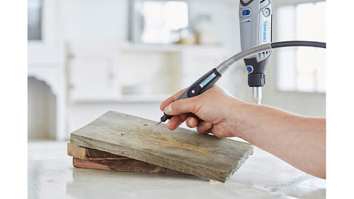 ערכת אביזרים Dremel 733-01 לעבודות עץ - 20 חלקים כוללים ביטי גילוף, דיסקי שיוף ומקדח במארז מאורגן לפרויקטי עבודות עץ מקצועיים