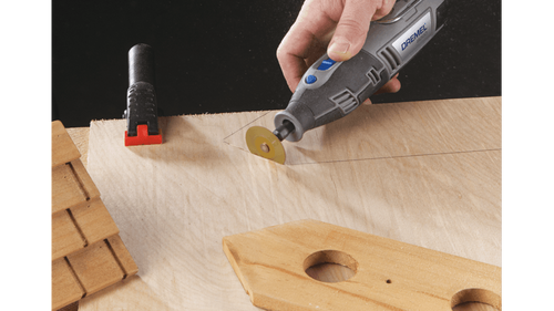 דיסק חיתוך Dremel EZ544 EZ Lock בקוטר 1.5 אינץ' עם ציפוי טונגסטן קרביד - מבט על רקע לבן המציג את הדיסק הדק והמדויק לחיתוך עץ ולמינט