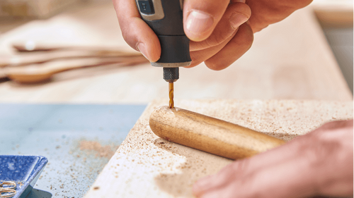 סט מקדחי קדח Dremel 628HP - 7 מקדחים מצופי טיטניום בגדלים שונים עם נרתיק אחסון לקידוח מדויק בעץ פלסטיק ומתכות רכות