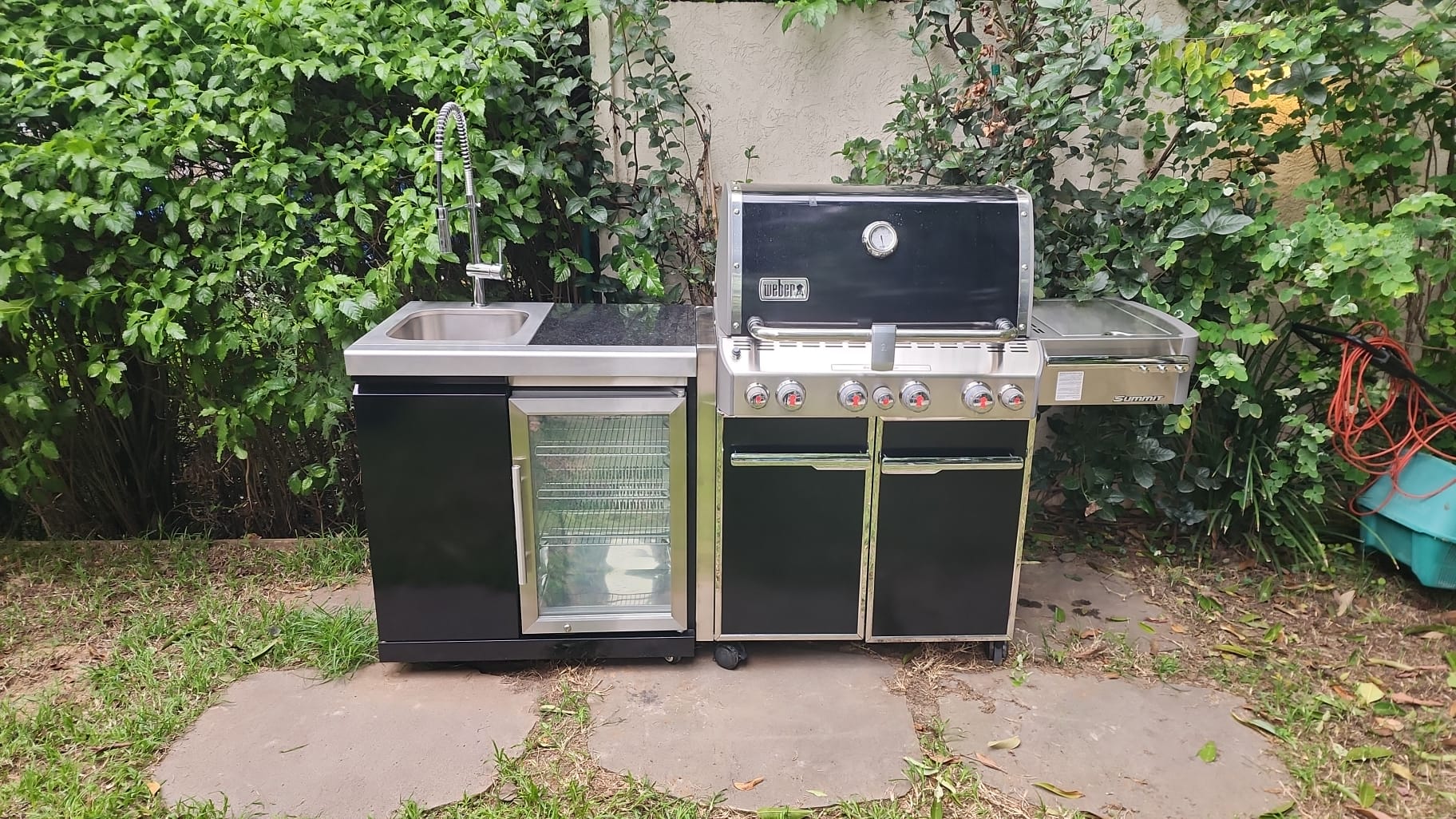 גריל גז – Summit E-470IL WEBER צבע שחור  + כיור ומקרר מבית סיזר 