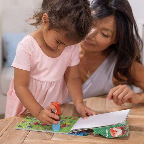 Sticker WOW! חוברת מדבקות 24 דפים עם מכשיר הדבקה אוטומטי ו 300 מדבקות - שועל