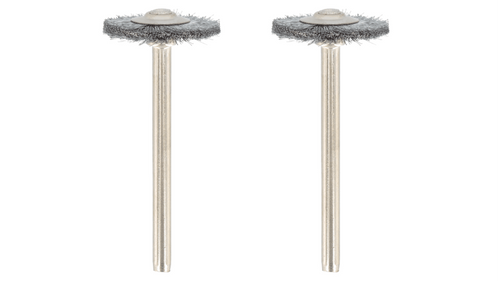 מברשות פחמן פלדה Dremel 428-02 בקוטר 3/4 אינץ' - מבט על רקע לבן המציג את המברשות המיועדות לניקוי והסרת חלודה ממתכות רכות